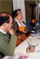 Carmen Guzmán cantando en Radio Cooperativa (programa "Nuestras Voces", conducido por Ricardo Acebal y Héctor Pais)