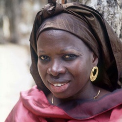 Escritora senegalesa Ken- Bugul