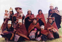 Tarabuco, Bolivia (foto de pág. web INCA PALLAY Arte Indígena)