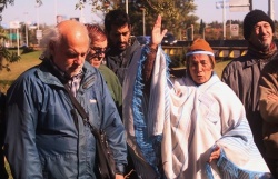 La hermana guaraní Guarumba (Monte Grande) haciendo su invocación ceremonial