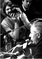 Becquer Casaballe, fotoperiodista, en plena acción