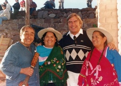 ¡Otros tiempos!: Jaime, en 1999, con las hermanas Cari y el Chango Nieto