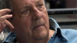 Alberto Castellanos: La película testimonia su lucha con el Che Guevara en la Sierra Maestra, junto a Jorge Masetti en Salta y su participación en los conflictos armados de Nicaragua y África