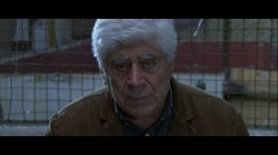 El dramaturgo Vicente Zito Lema aporta sus poesías y todo el peso de su voz en el film.