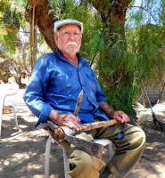 Don Saúl Quintero: ochenta y seis años de hachero, carbonero, ganadero... Y dueño del pozo balde en el que Pedro Berón perdió la vida. Foto diciembre de 2016.