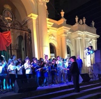 Final coral con todos los participantes de "Música para la Paz en Jujuy" con la dirección de Alicia Maccagno.