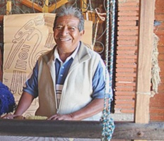 Isaac Vásquez, tejedor mexicano.