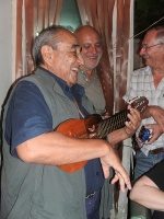 Charango en el patio, con Ricardo Acebal  y Eduardo Barneix.
