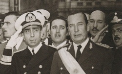 Los fusiladores de 1956: Almirante Isaac Francisco Rojas y Teniente general Pedro Eugenio Aramburu. 