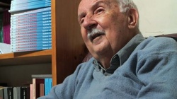 Norberto Galasso nació en Buenos Aires el 28 de julio de 1936 y como él mismo expresa en esta nota publicó "unos 60, 70 libros..." ¿Será que sus opiniones son dignas de ser consideradas?