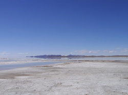 Uyuni: todo es sal ¡y LITIO! (Fotos: Ricardo Luis Acebal).