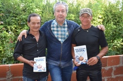 Guillermo Blanco con J.C.Montaña y Goyo Carrizo, "cebollitas" de Maradona.