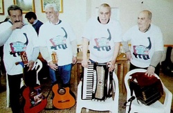 Dinosaurios "Palito" Ríos, Luis Secchi (sonorizador del encuentro desde 1990 hasta 2015), Omar Pedelhez ("Peleche") y Osvaldo Fornasari ("Forna")