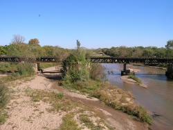 El antiguo puente ferroviario sobre el Xanaes.