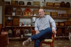 Ingeniero Electricista Carlos Benitez, hacedor y director del "Museo de Radios Antiguas Carlos Gardel": "Por la cuarentena, la radio recuperó el espacio que había perdido"