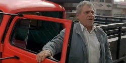 Hugo Arana es el camionero Rodríguez, un apasionado del mar.