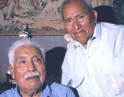 Con su amigo de la infancia Leopoldo Abán
