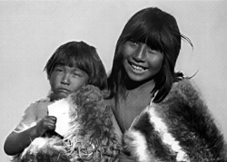 Nativos de Tierra del Fuego (Foto de Anne Chapman)