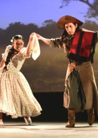 Luciana Niz y Matias Quispe: Un excelente cuadro de danza ambientado en el Chaco Salteño.