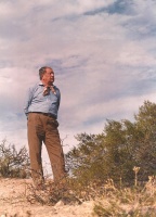 Don Marcelo Berbel en proximidades de Plaza Huincul, Provincia de Neuquén, donde nació hace cien años (Foto: Ricardo Acebal 29-4-94)
