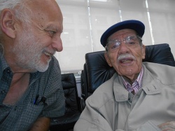 Conversando en SADAIC con el autor de esta nota.