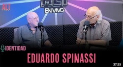 Pianista rosarino en plena actividad desde hace cuarenta años. Ha recorrido y continúa haciéndolo actualmente todo el territorio argentino.