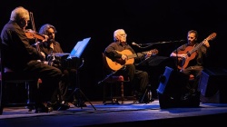 ... siempre se vuelve al primer amor... o será que nunca dejamos de habitarlo...