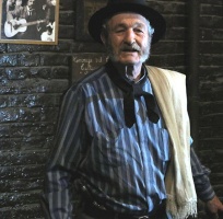 Miguel May, excelente recitador criollo.