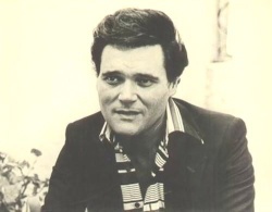 Compositor, pianista, director de orquesta y arreglador, absolutamente talentoso. Polémico, pero claramente argentino y suramericano.